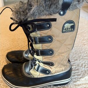 Sorel Beige and Black Quilted Boots